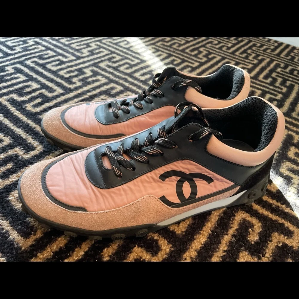 Chanel CC Logo. Nylon and Calfskin Suede Sneakers - Picture 7 of 11